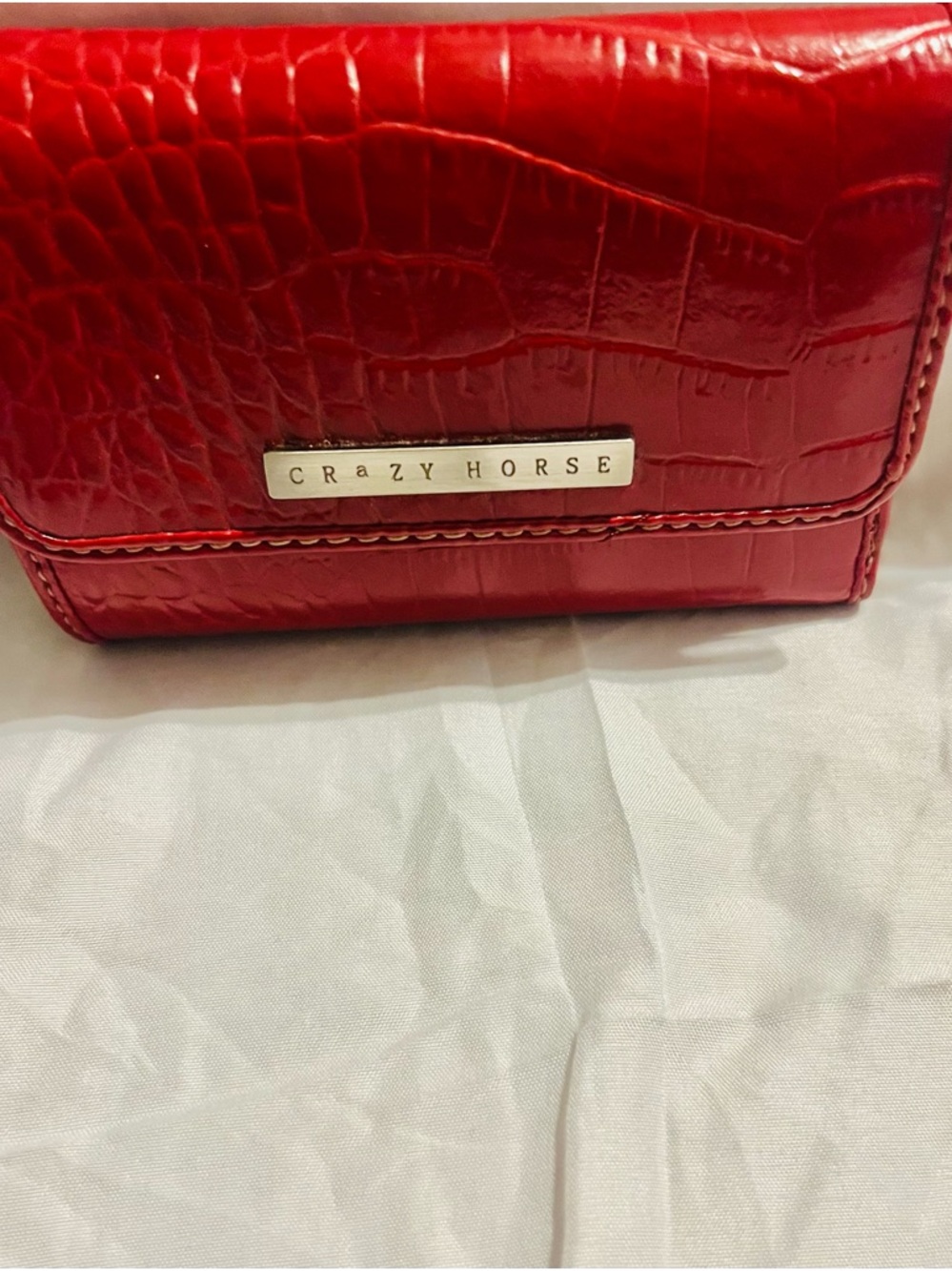 Liz Claiborne Vintage Red Croc-Embossed Compact Wallet with Metal Logo